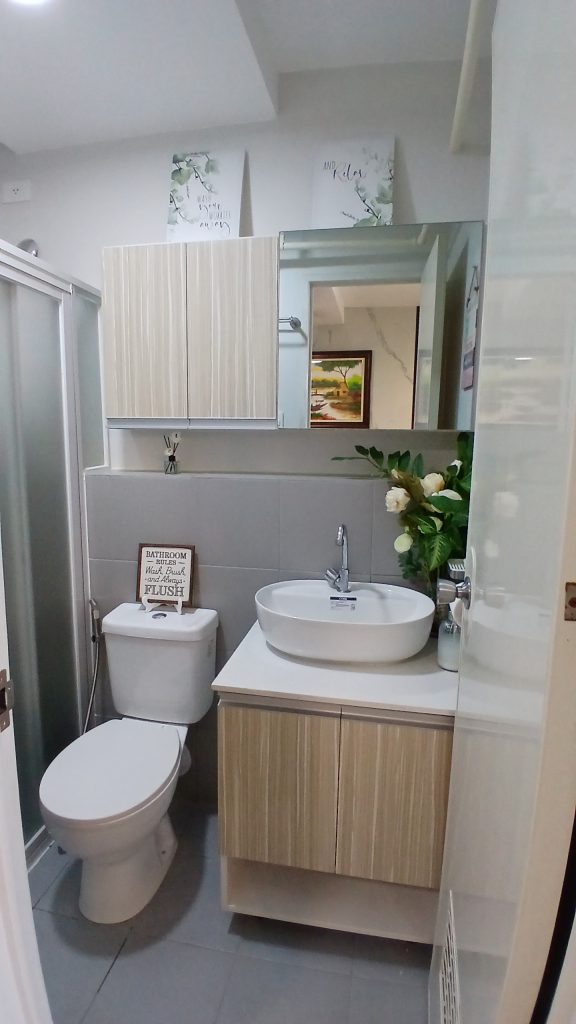 tourist urban abode toilet and bathroom tall 01