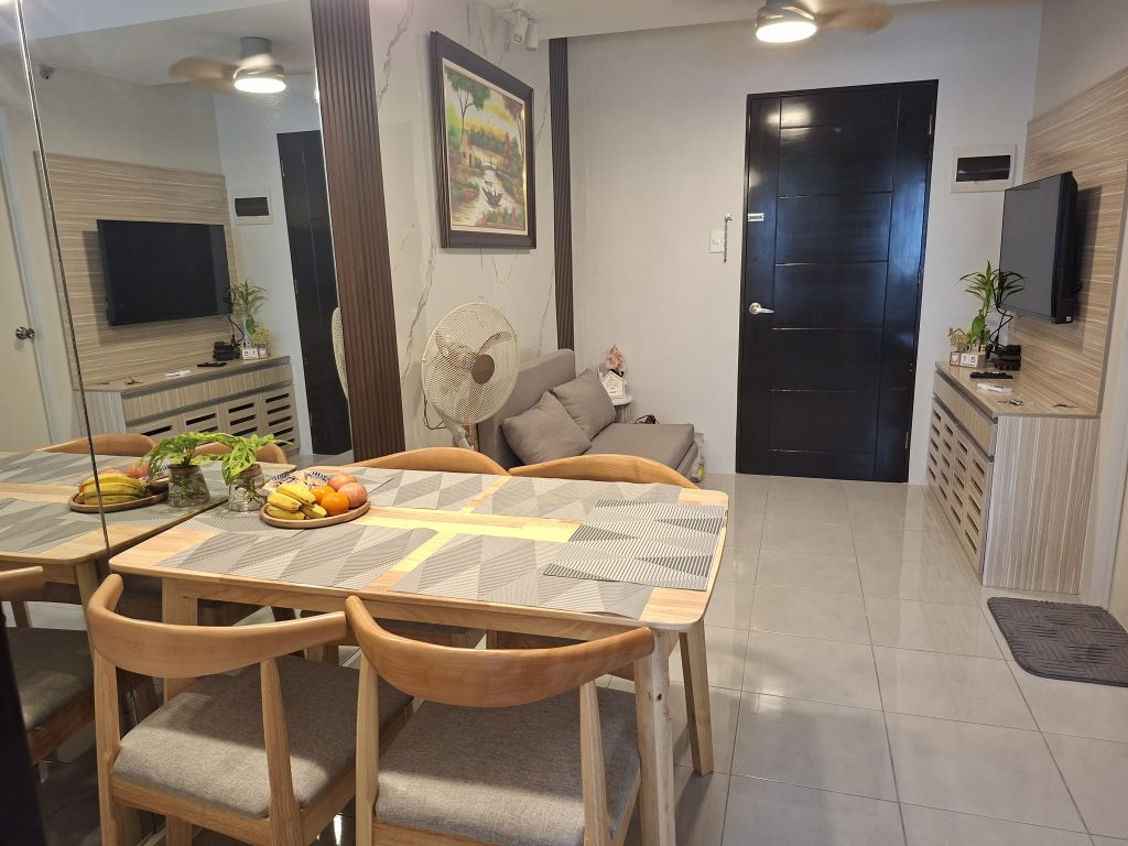 tourist urban abode livingroom and dining table